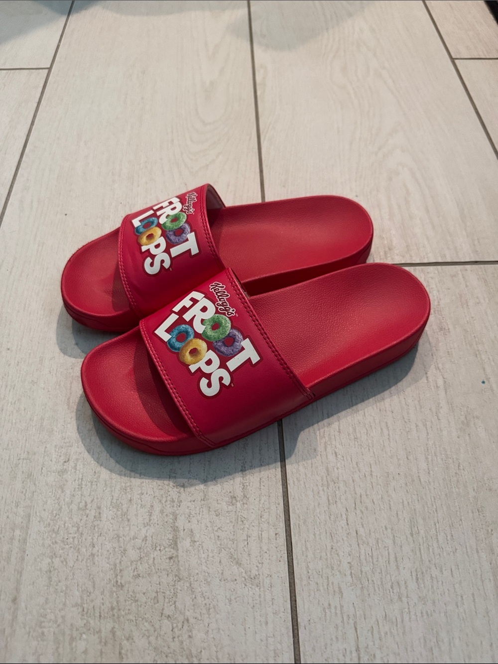 Froot Loops men’s medium Red Slide Sandals